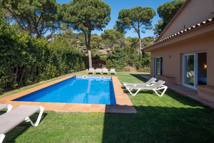 5 bedroom house in Begur with private pool and garden (Ref.H53) gallery image 4