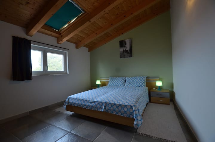 Dhomë gjumi 2