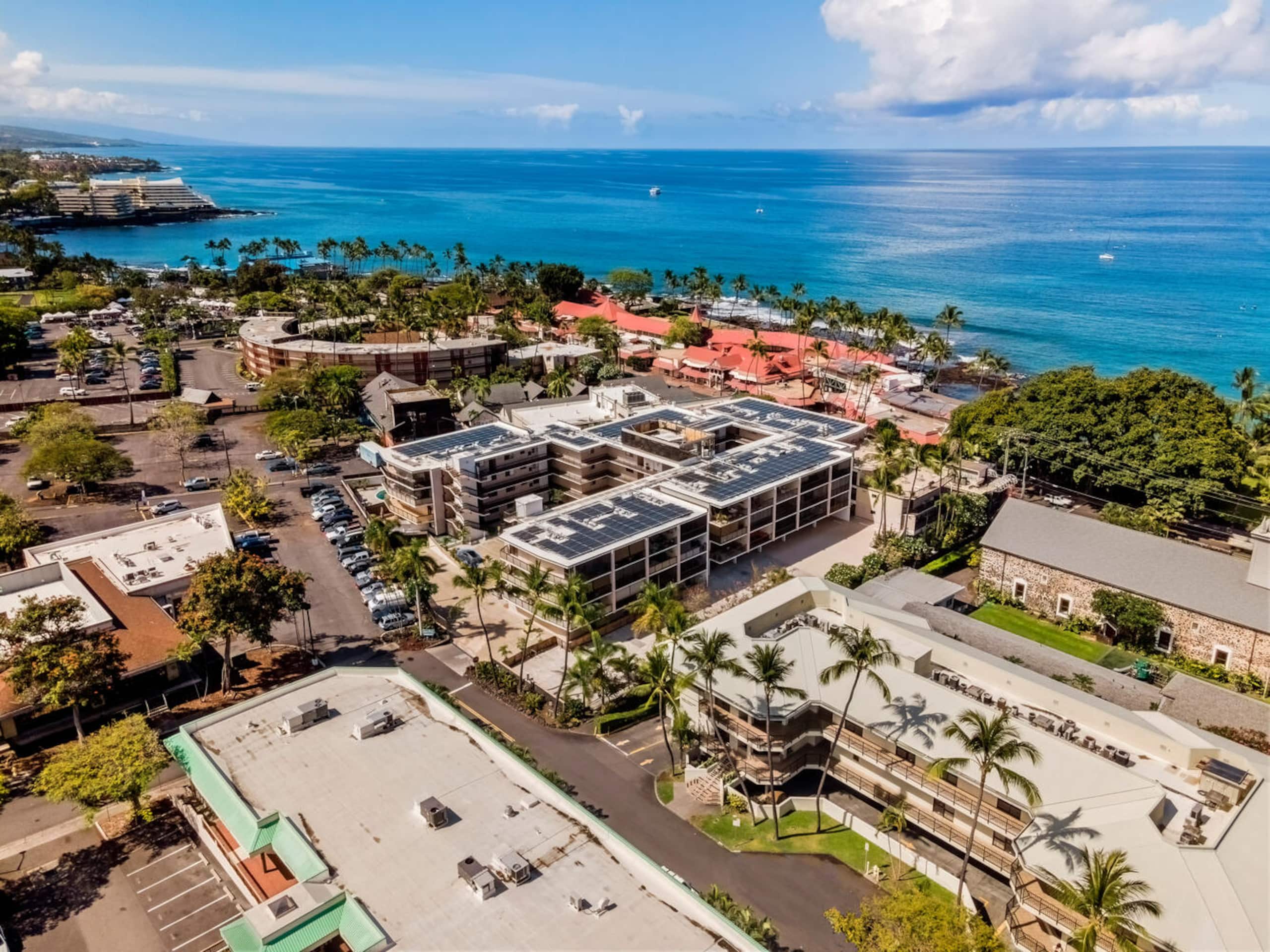 Condo in Kailua-Kona · ★4.67 · 2 bedrooms · 3 beds · 2 baths - Image 45