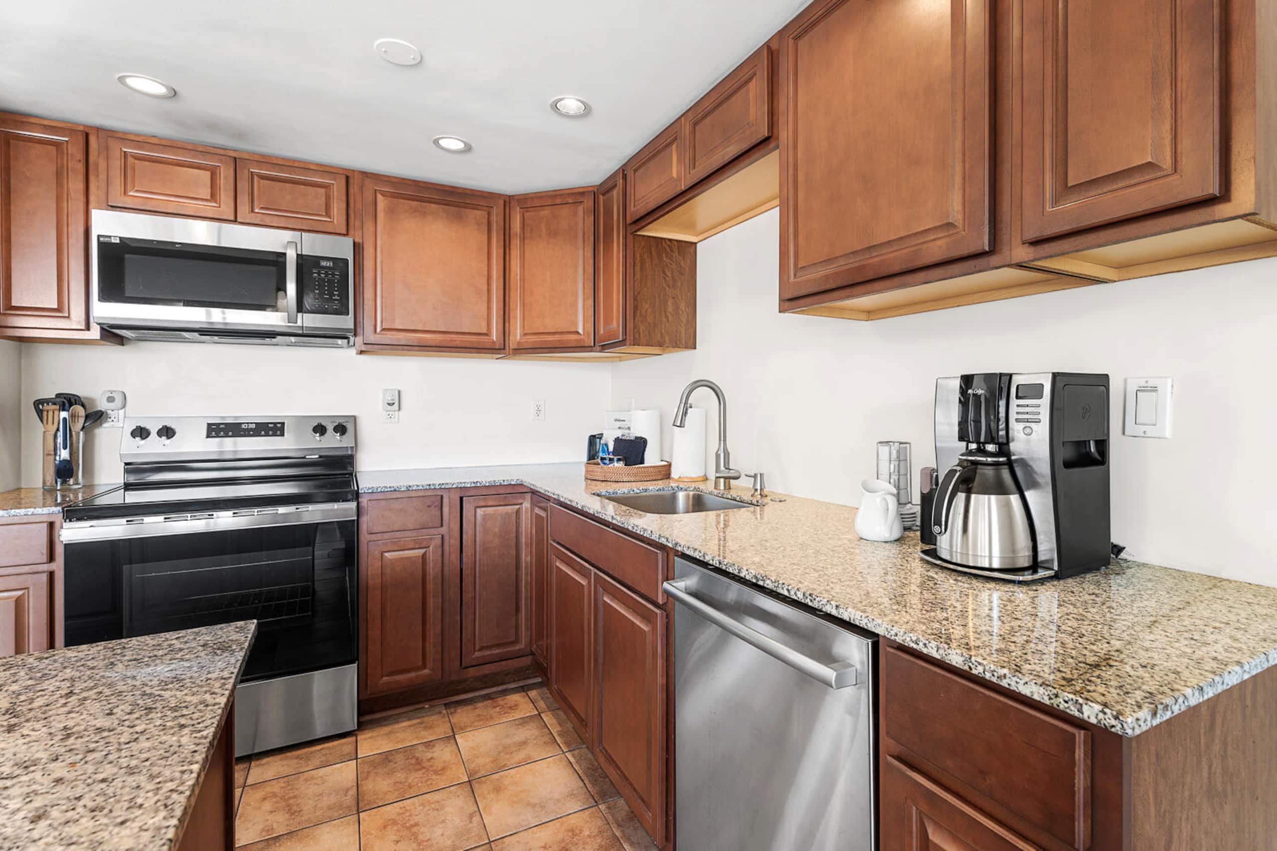 Condo in Kailua-Kona · ★4.67 · 2 bedrooms · 3 beds · 2 baths - Image 20