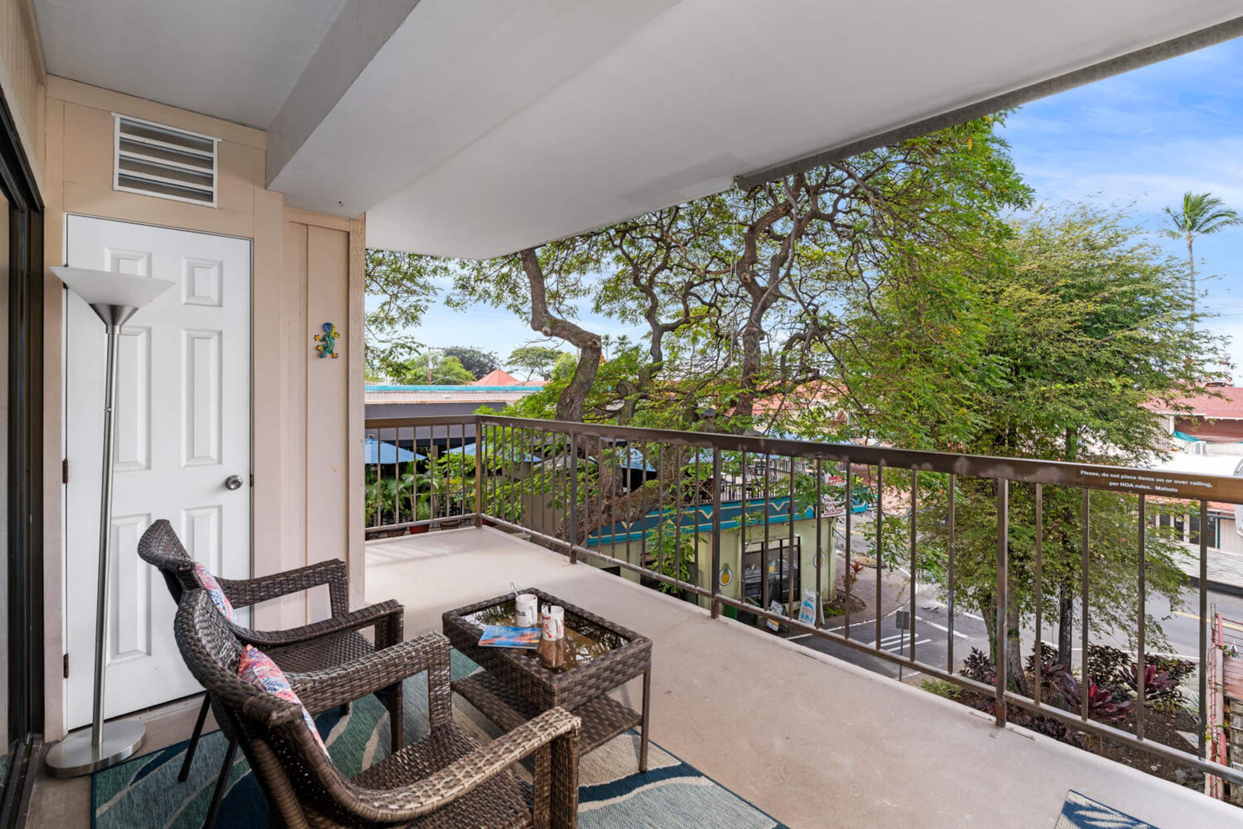Condo in Kailua-Kona · ★4.67 · 2 bedrooms · 3 beds · 2 baths - Image 10