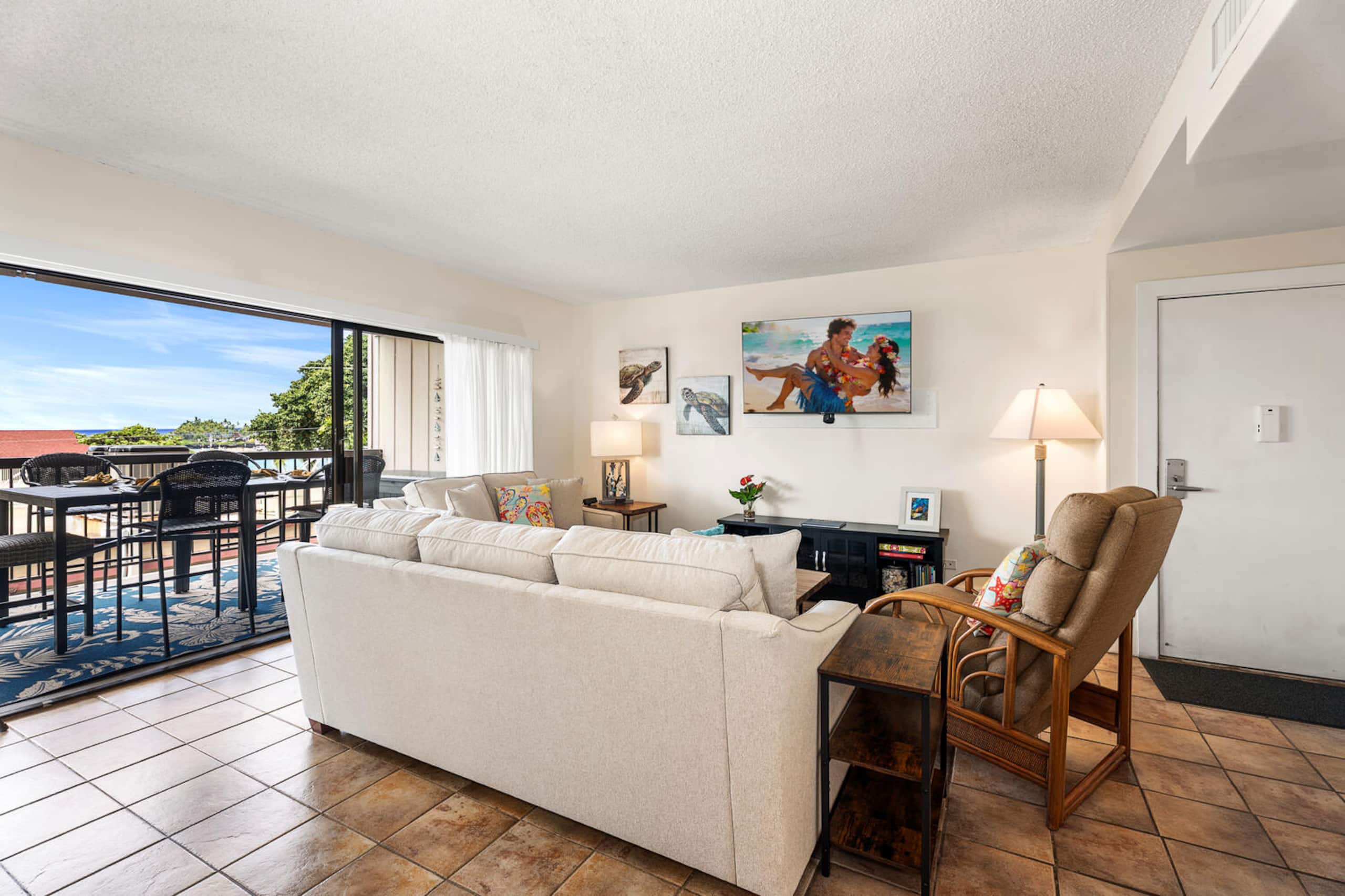 Condo in Kailua-Kona · ★4.67 · 2 bedrooms · 3 beds · 2 baths - Image 14