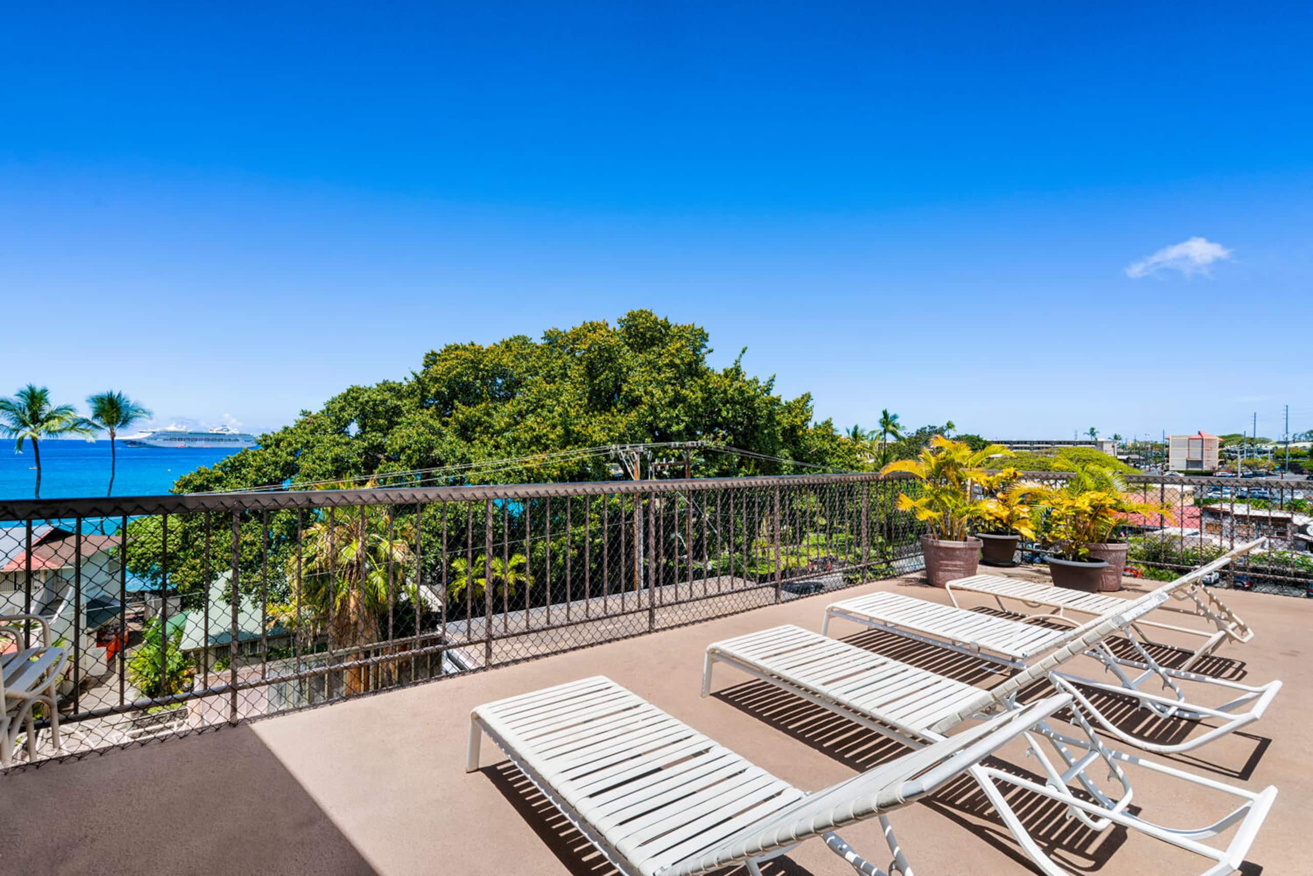 Condo in Kailua-Kona · ★4.67 · 2 bedrooms · 3 beds · 2 baths - Image 39