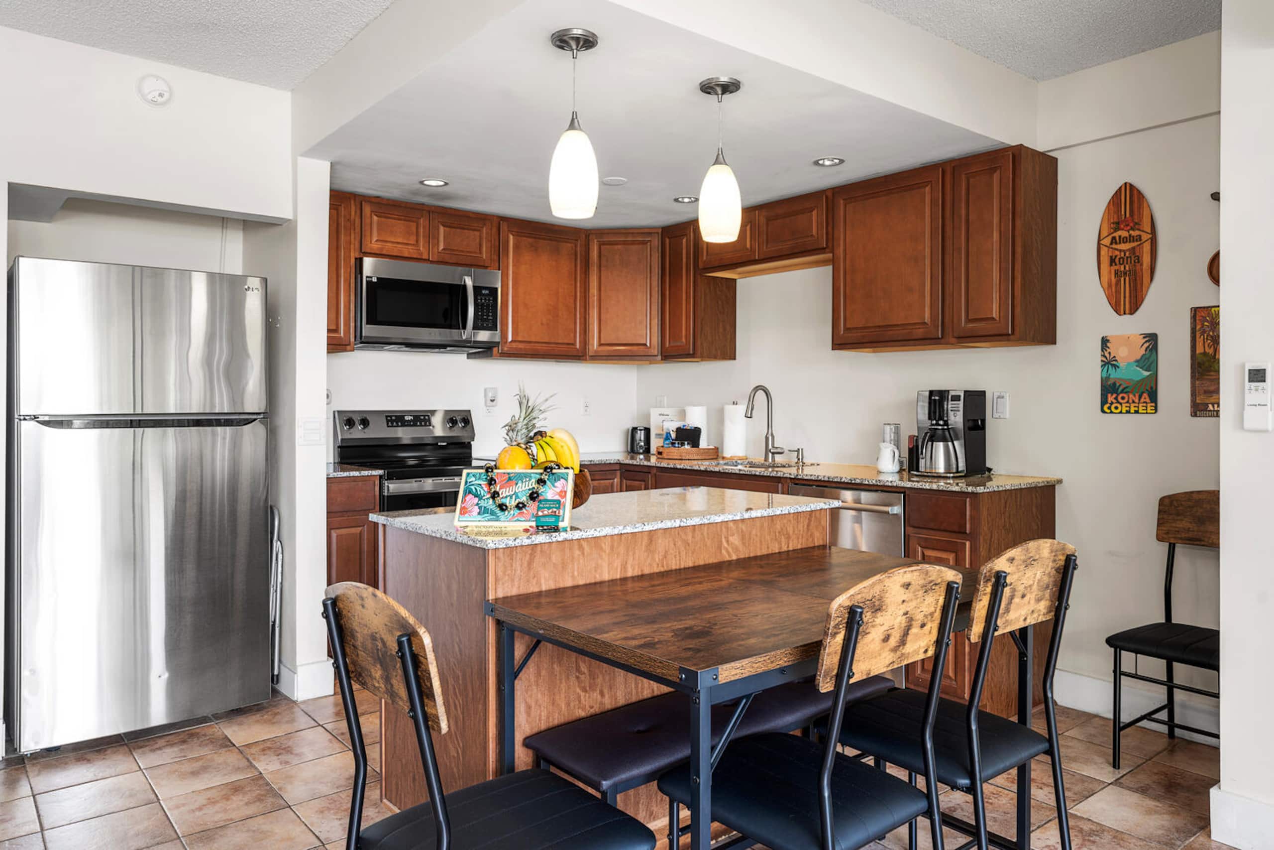 Condo in Kailua-Kona · ★4.67 · 2 bedrooms · 3 beds · 2 baths - Image 16