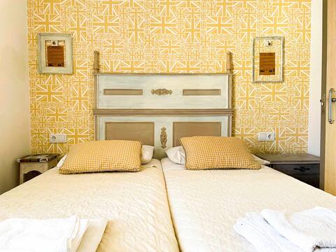Oak Palace (chalet 6 rooms+4 bathrooms+garden)
