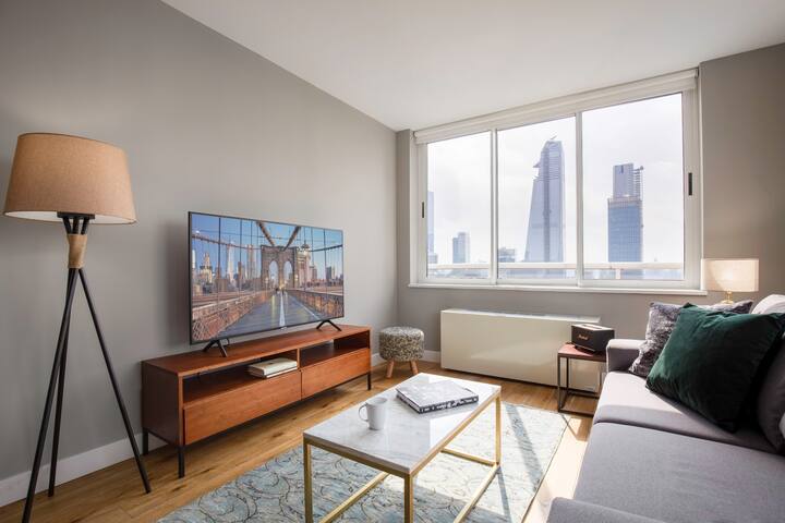 Blueground | Hell’s Kitchen, pool, nr subway gallery image 2