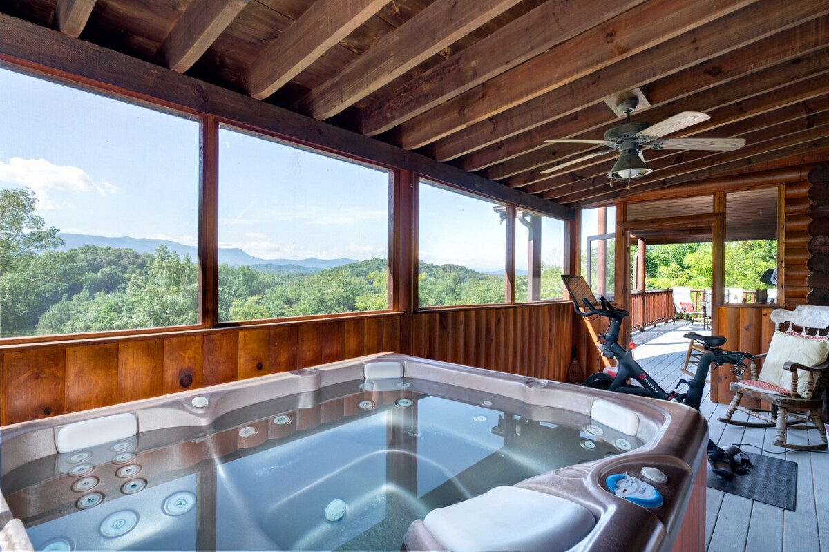 The Lodge at Smoke Rise Lakefront Retreat Hot Tub - Cabins for
