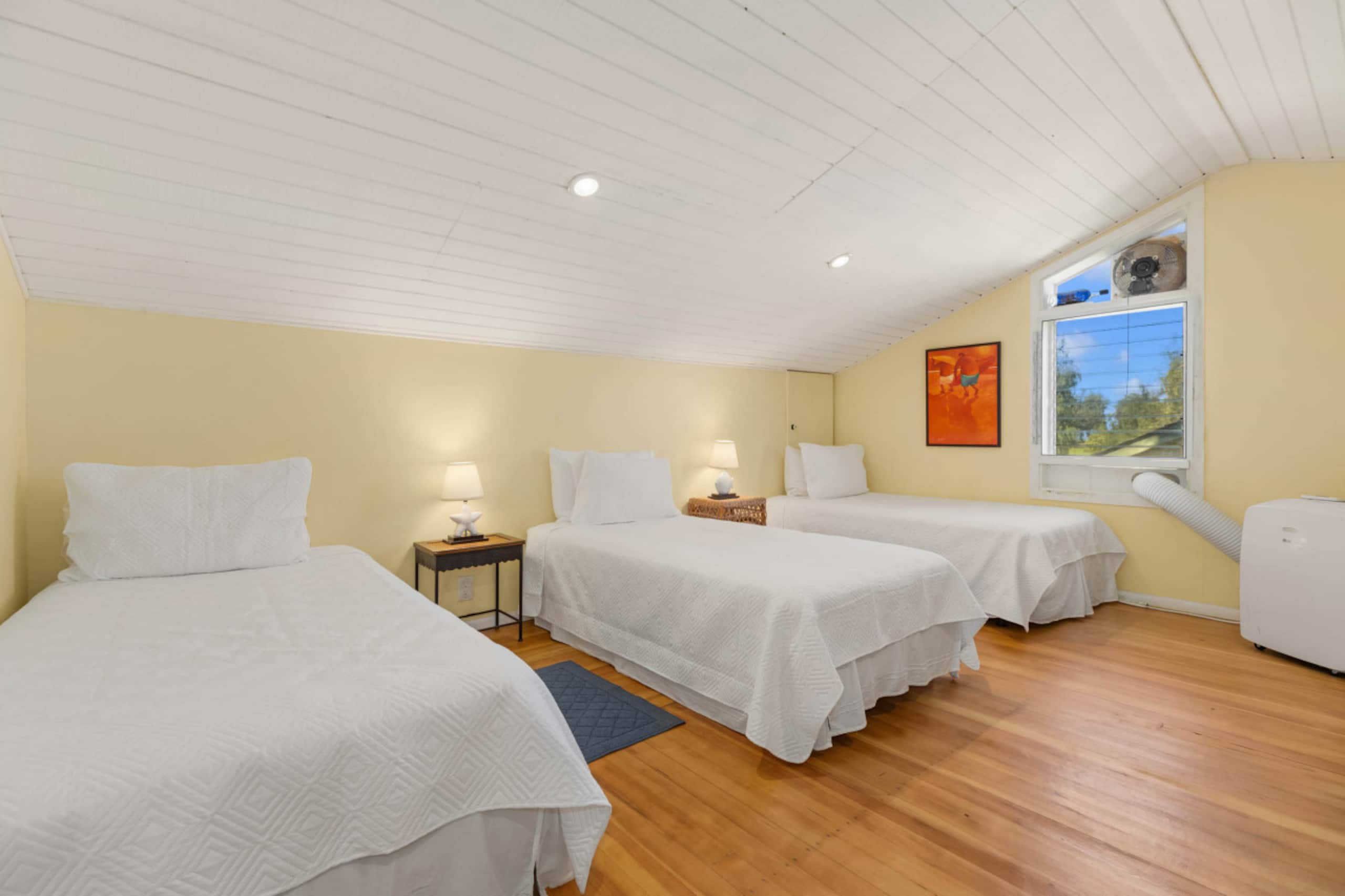 Home in Kahuku · ★4.8 · 3 bedrooms · 5 beds · 3 private baths - Image 10