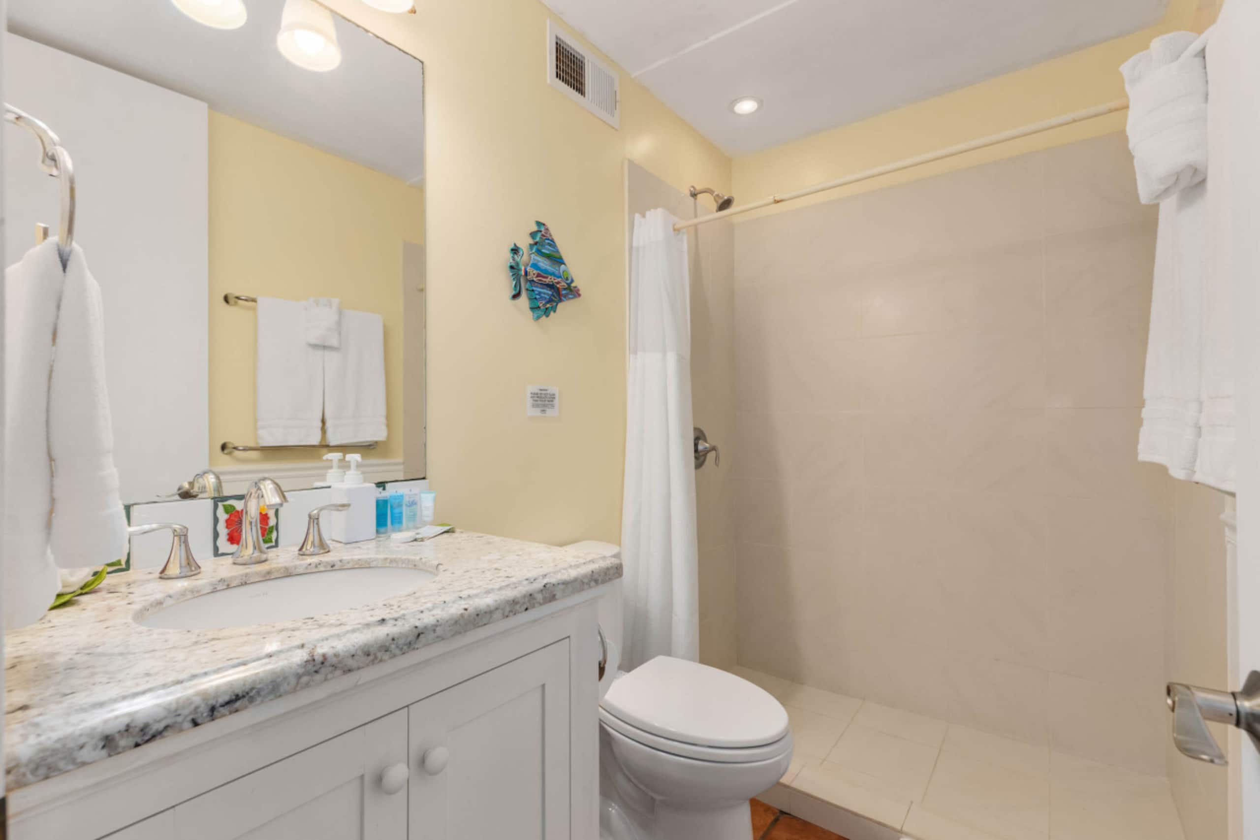 Home in Kahuku · ★4.8 · 3 bedrooms · 5 beds · 3 private baths - Image 9