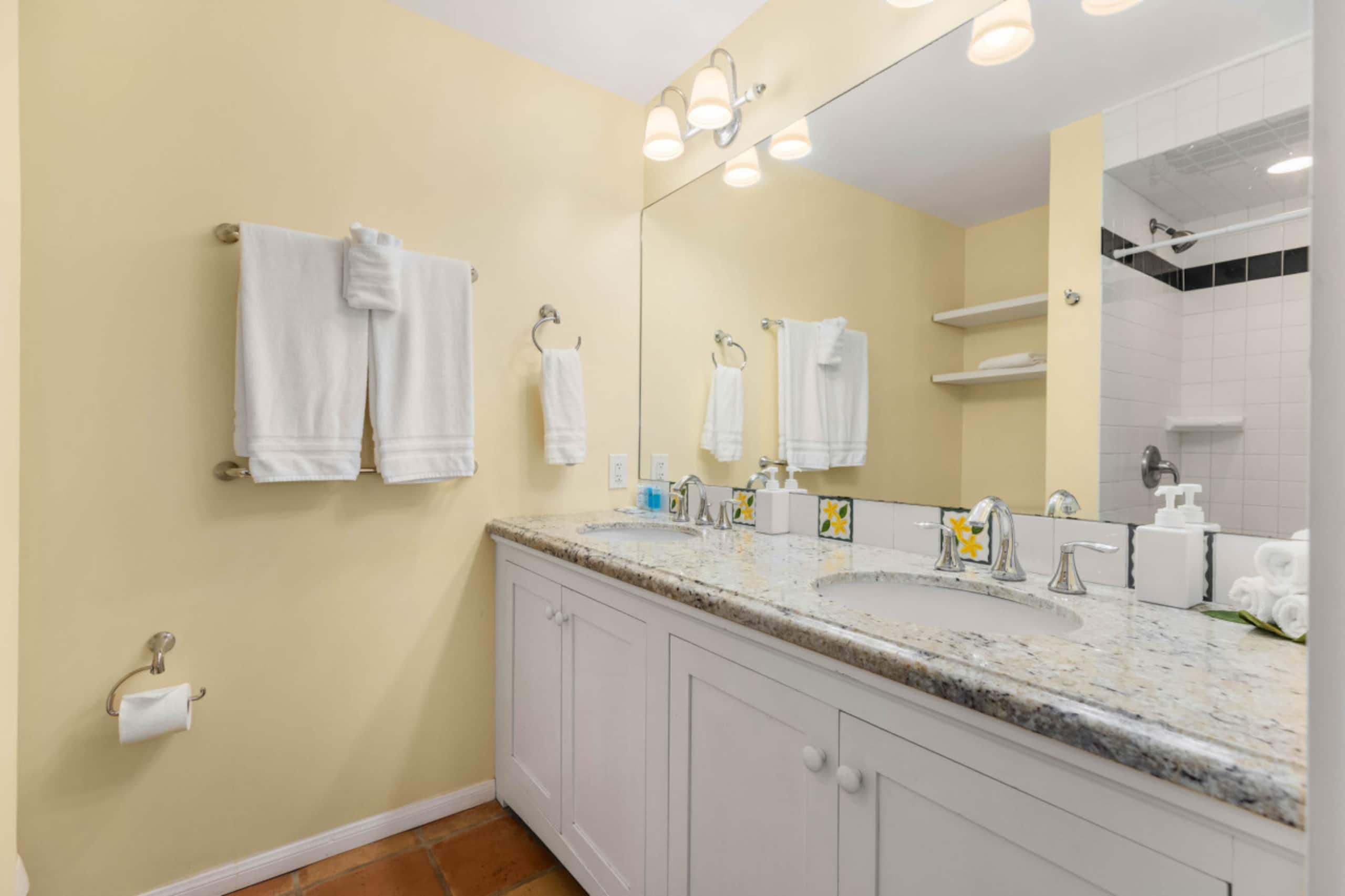 Home in Kahuku · ★4.8 · 3 bedrooms · 5 beds · 3 private baths - Image 8