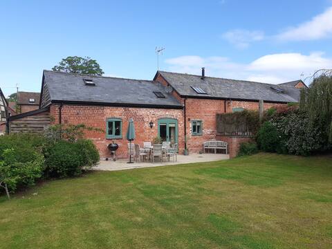 Dog Friendly Country Cottage, Heart of Shropshire