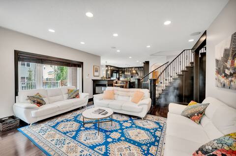 Cove - Huge Estate! King Beds, Games Room & BBQ