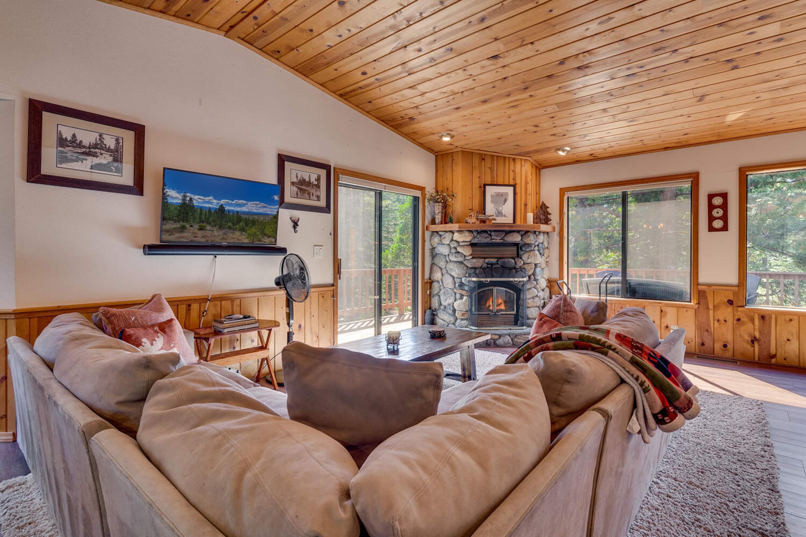 Delightful Mountain Treehouse Retreat, Lake Tahoe - Photo 7