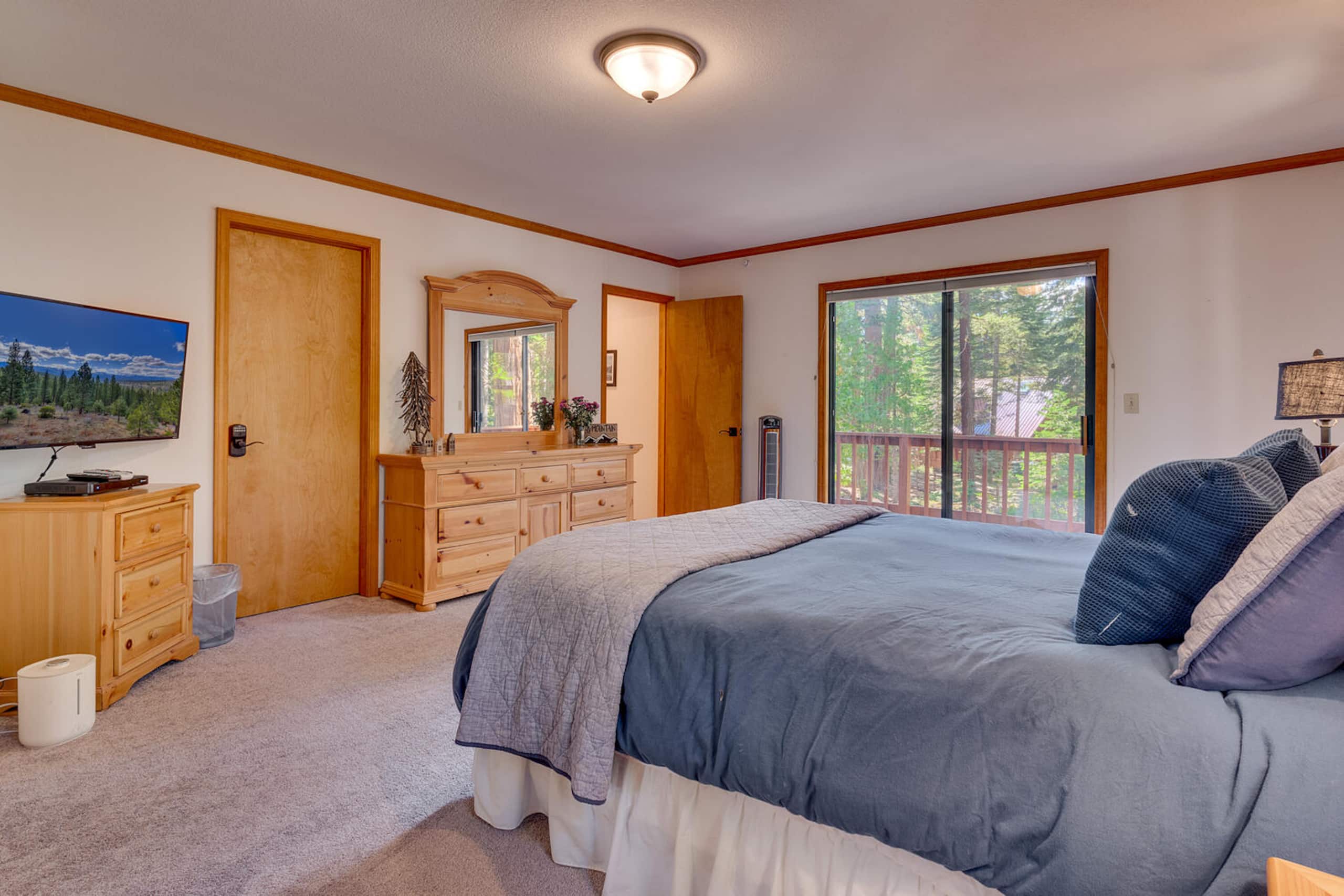 Delightful Mountain Treehouse Retreat, Lake Tahoe - Photo 16