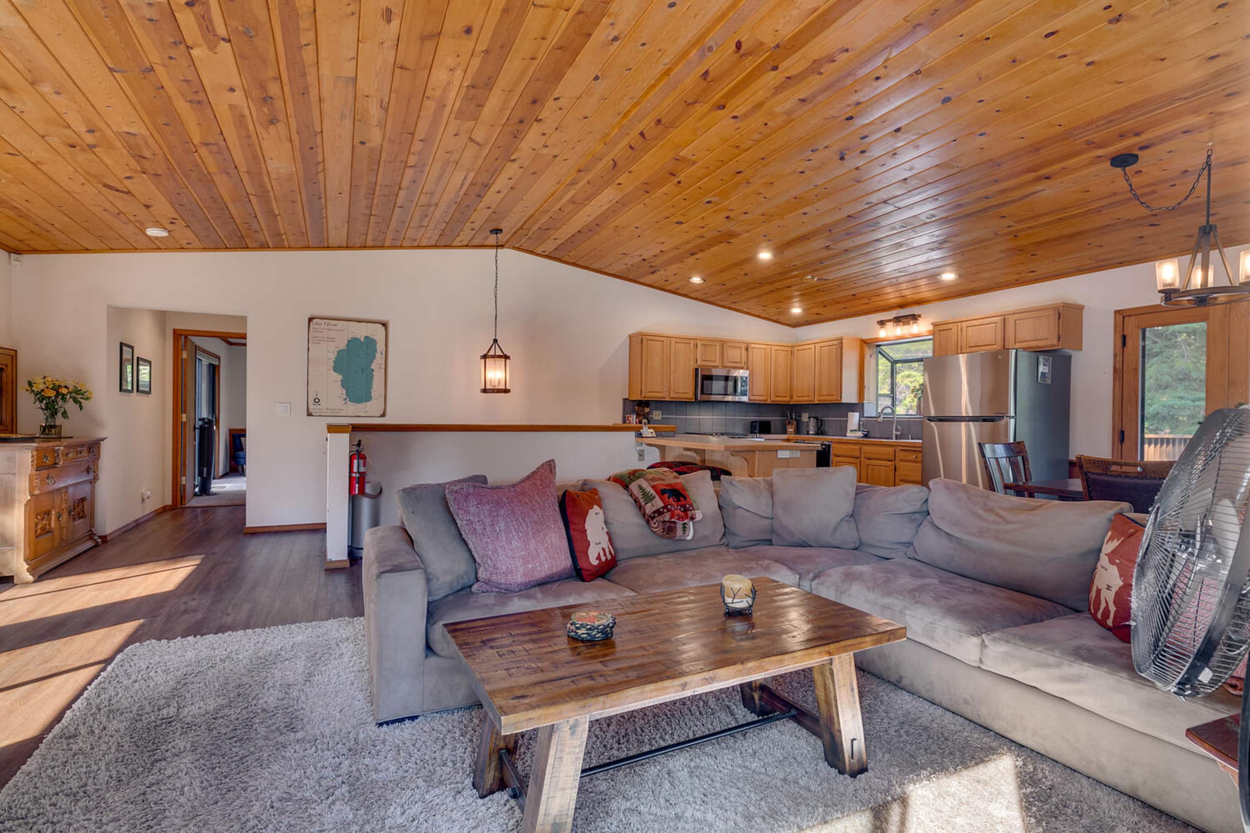 Delightful Mountain Treehouse Retreat, Lake Tahoe - Photo 10