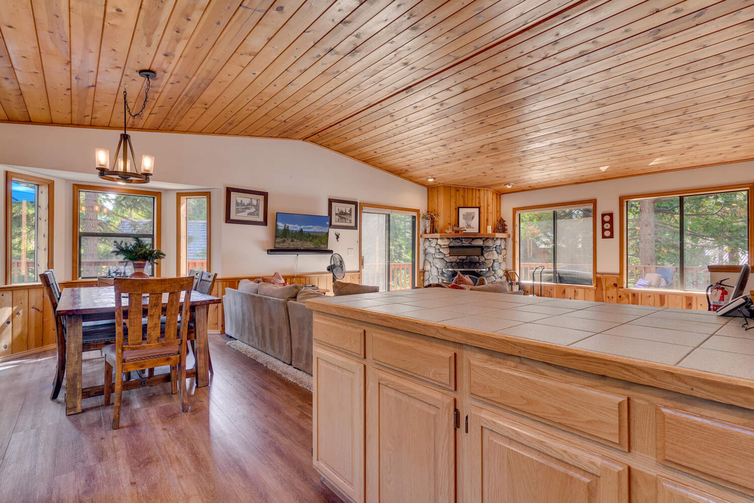 Delightful Mountain Treehouse Retreat, Lake Tahoe - Photo 13