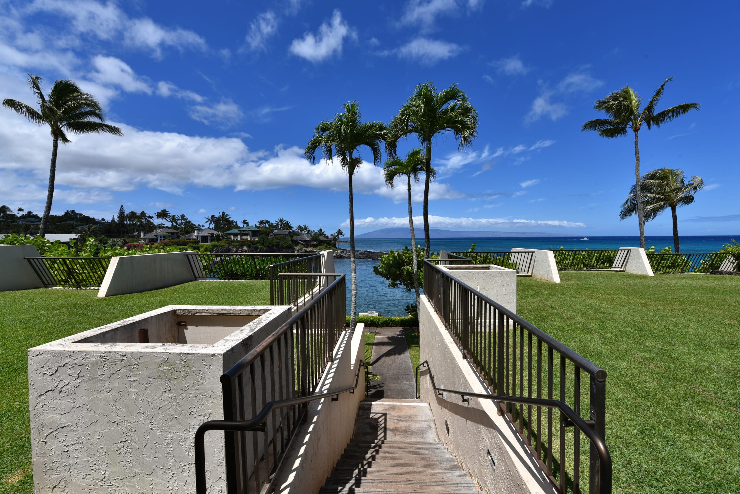 Condo in Lahaina · ★4.64 · 2 bedrooms · 4 beds · 2 baths - Image 35