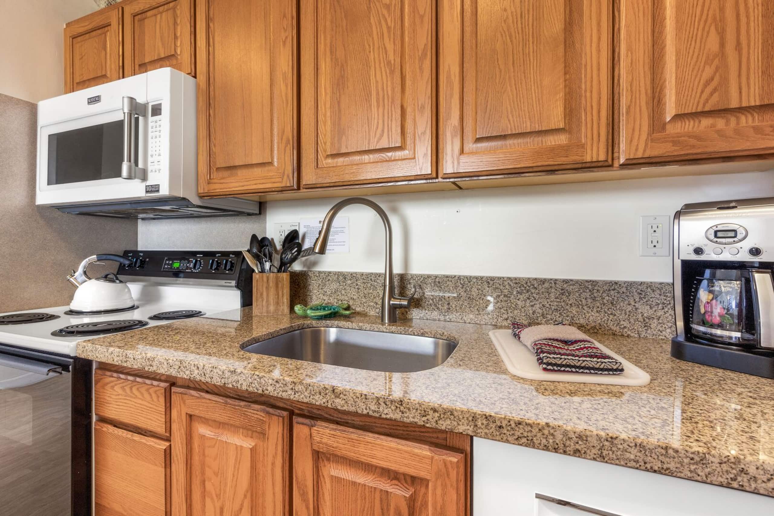Condo in Kihei · ★4.71 · 1 bedroom · 2 beds · 1 bath - Image 19