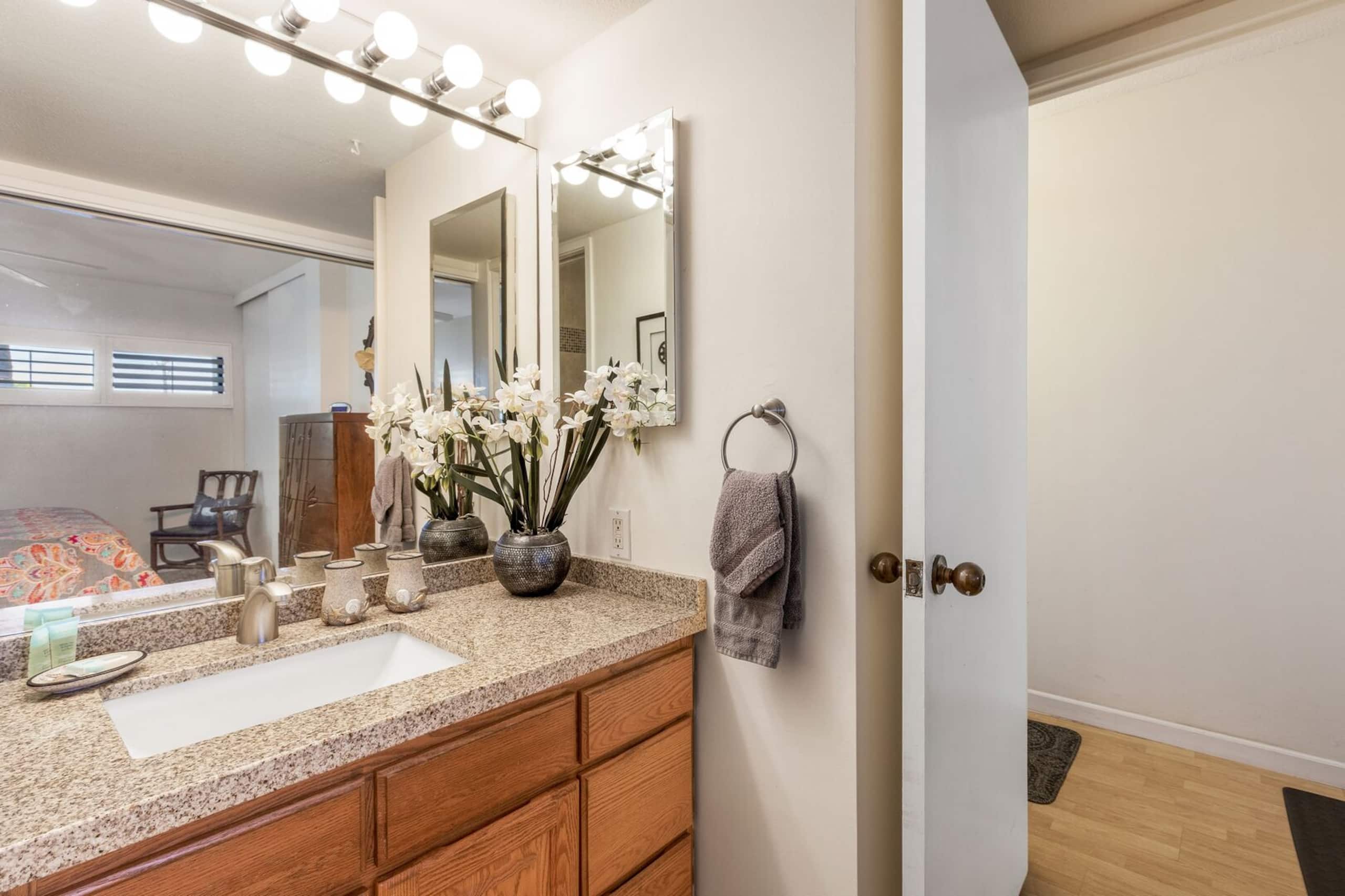 Condo in Kihei · ★4.71 · 1 bedroom · 2 beds · 1 bath - Image 6