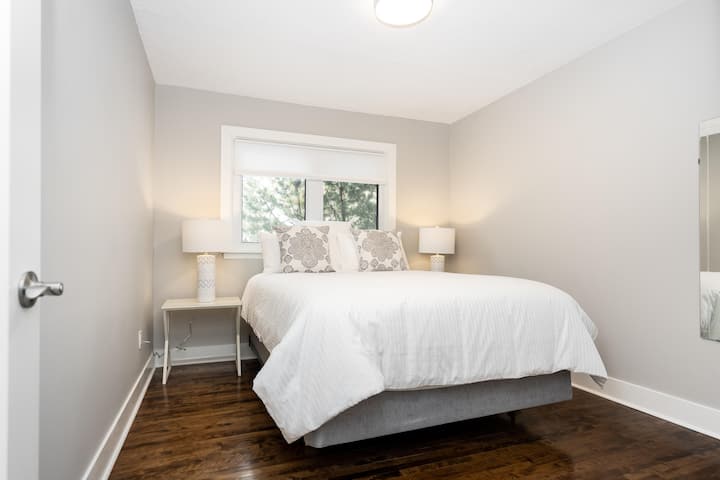 Където се срещат комфортът и спокойствието – идеални за спокойна нощ.