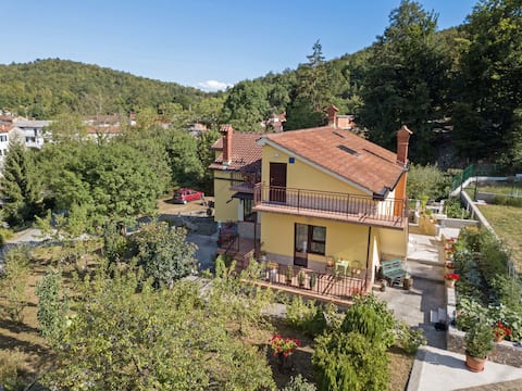 Top performing Airbnb: Tre Rose by Interhome in Veprinac