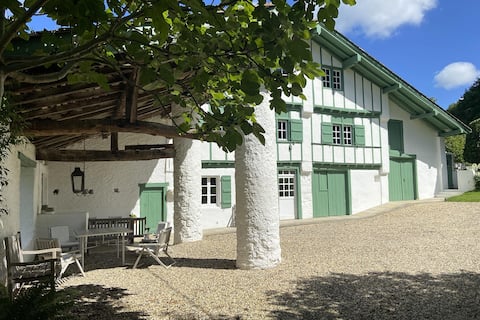Heia · Authentic 17th century Basque farmhouse