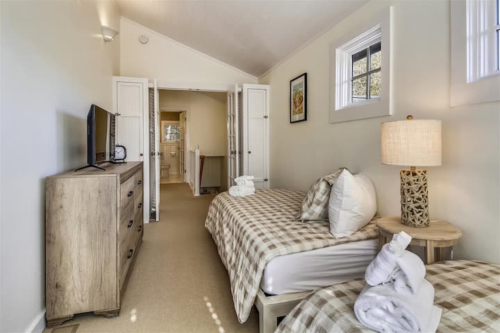 Twin Bedroom at Baker Beach Cottage