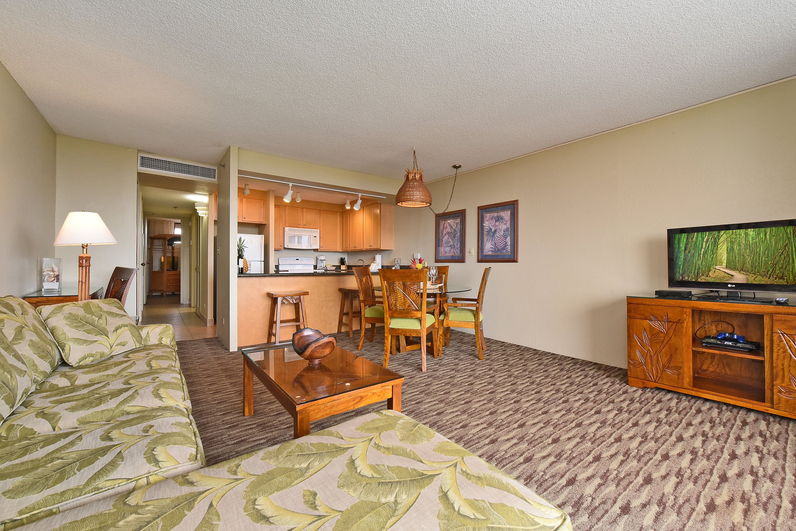 Condo in Lahaina · ★4.63 · 1 bedroom · 2 beds · 1 bath - Image 4