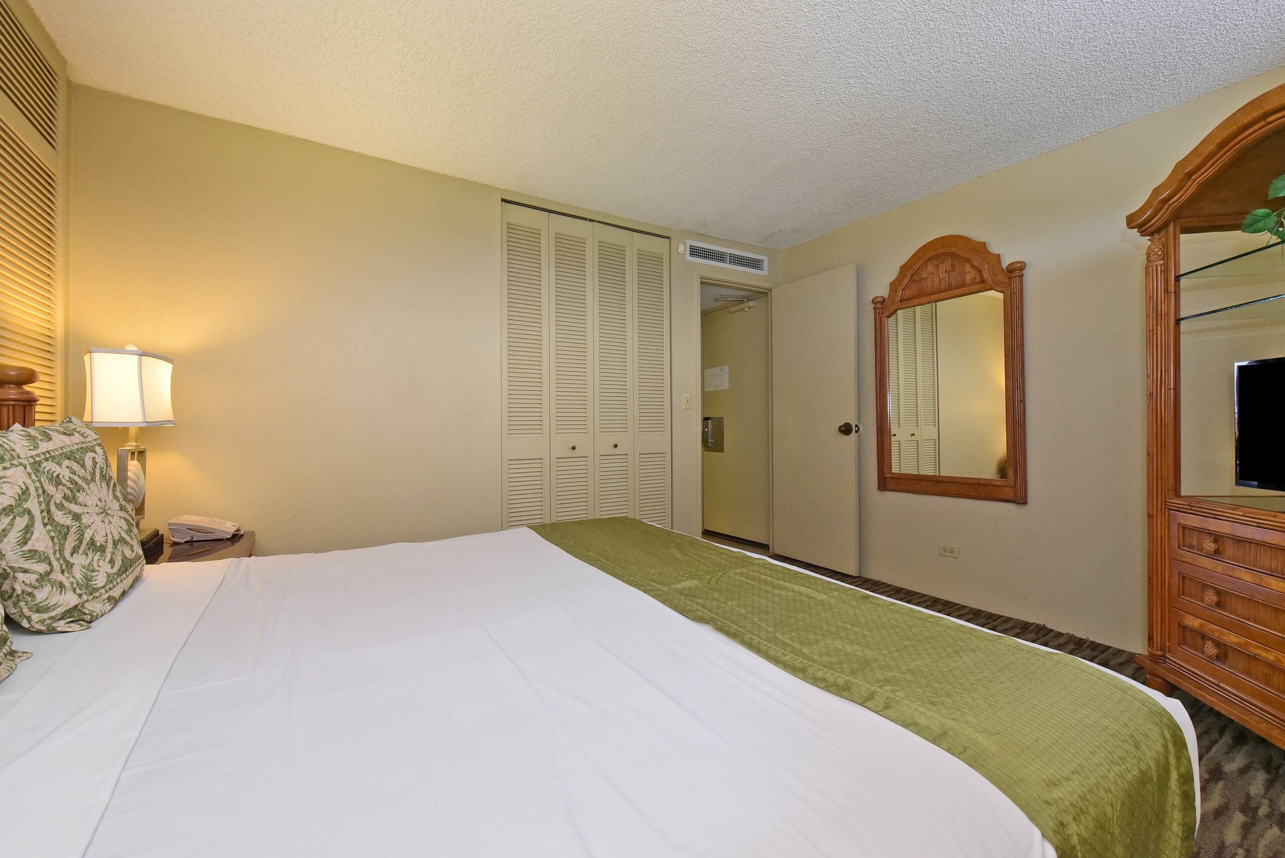 Condo in Lahaina · ★4.63 · 1 bedroom · 2 beds · 1 bath - Image 17