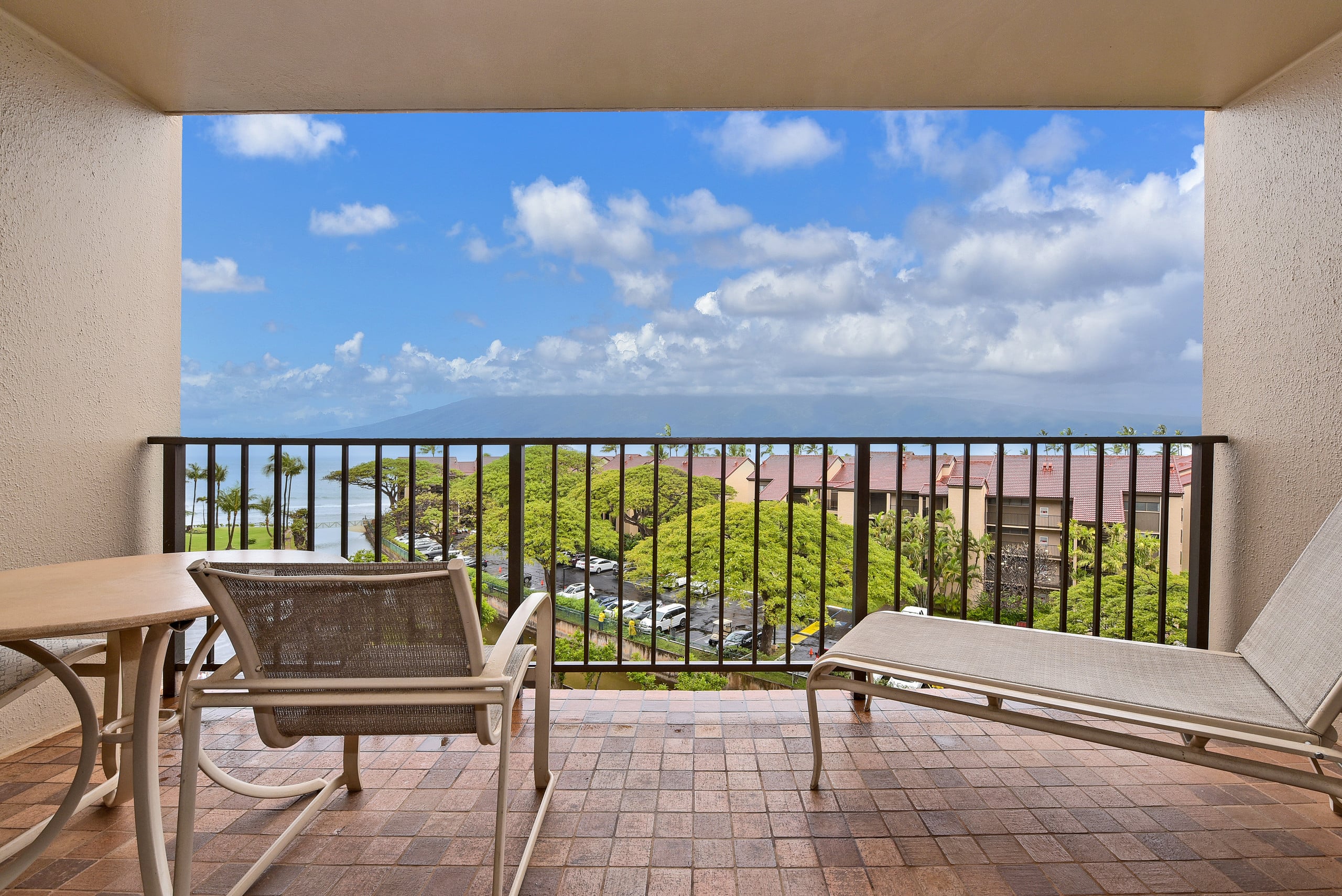 Condo in Lahaina · ★4.63 · 1 bedroom · 2 beds · 1 bath - Image 1
