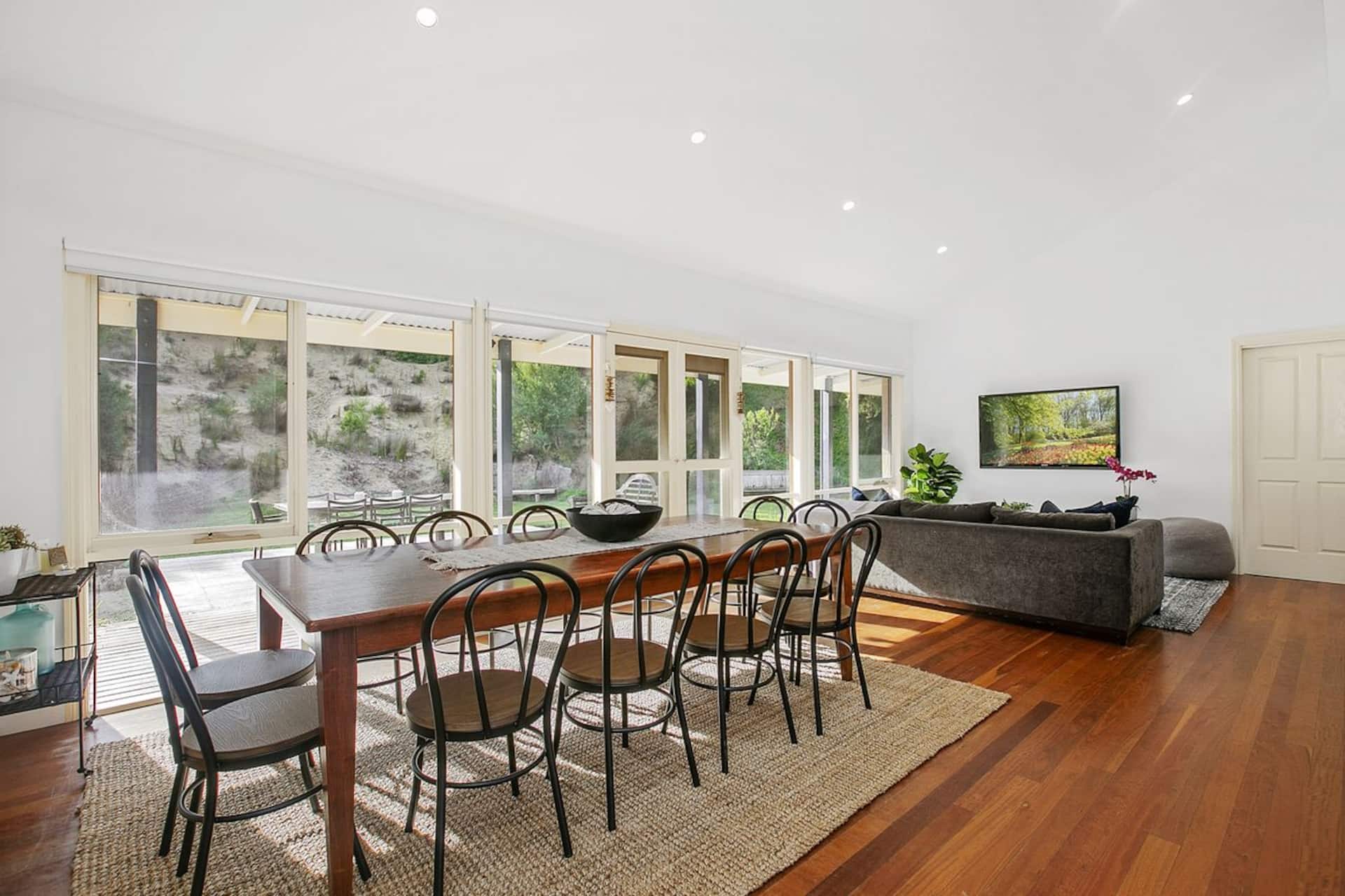 Highbury's Peaceful Retreat with gas heated plunge pool — photo 4