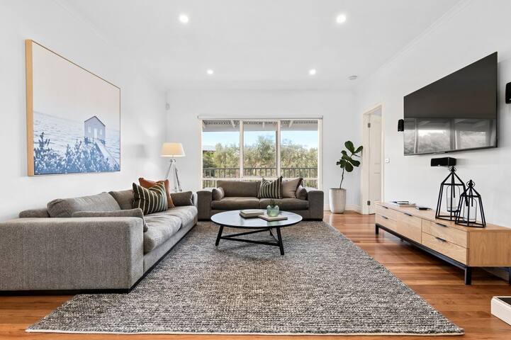 Highbury Peaceful Retreat gas heated plunge pool gallery image 5