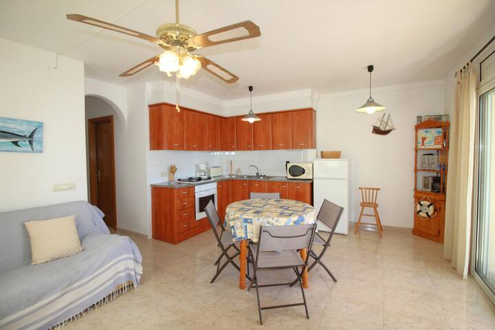 girona ii 1-4 porta 8 – nice apartment in front th gallery image 2