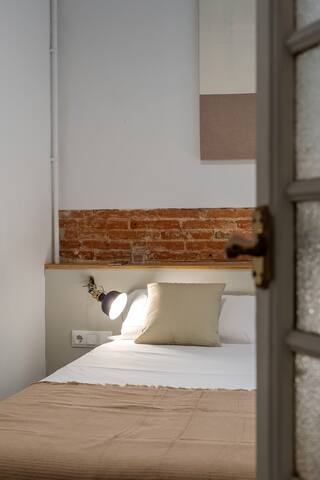 Modern 6-Bedrooms Flat / Plaza Cataluña, Ramblas gallery image 5