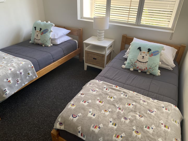 2nd bedroom is 2xS