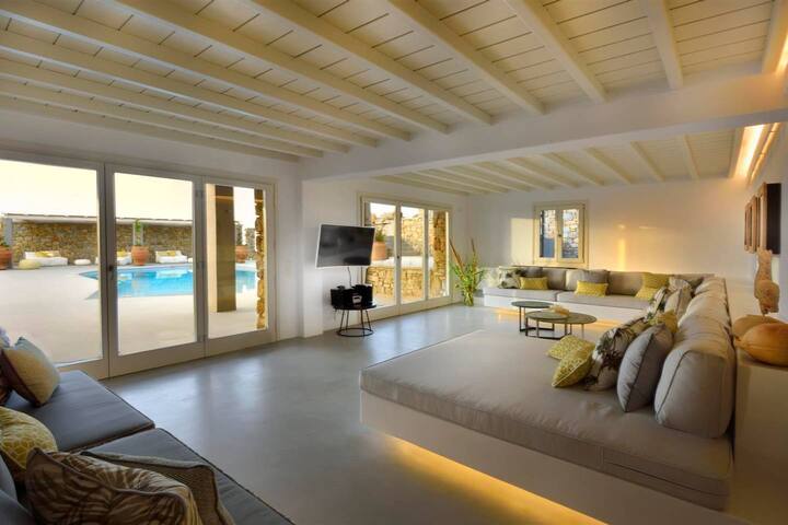 Outstanding Villa with Luxury Facilities gallery image 4