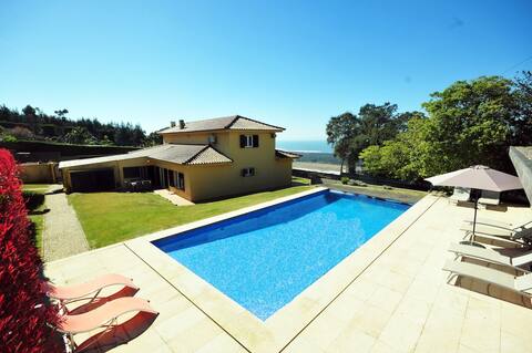 Villa 284 Comfortable Villa w/ Pool and Sea View