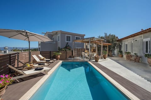 Roxanne Luxury Villa, Private Pool & Seaview