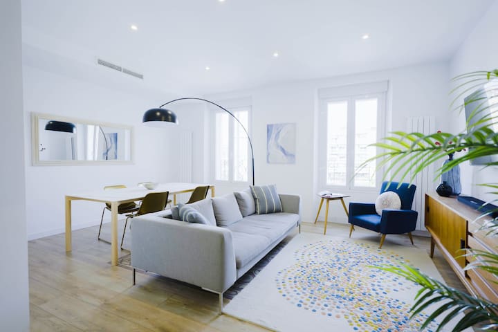 Wonderful 2BR/2BA flat overlooking Pedro Zerolo Sq