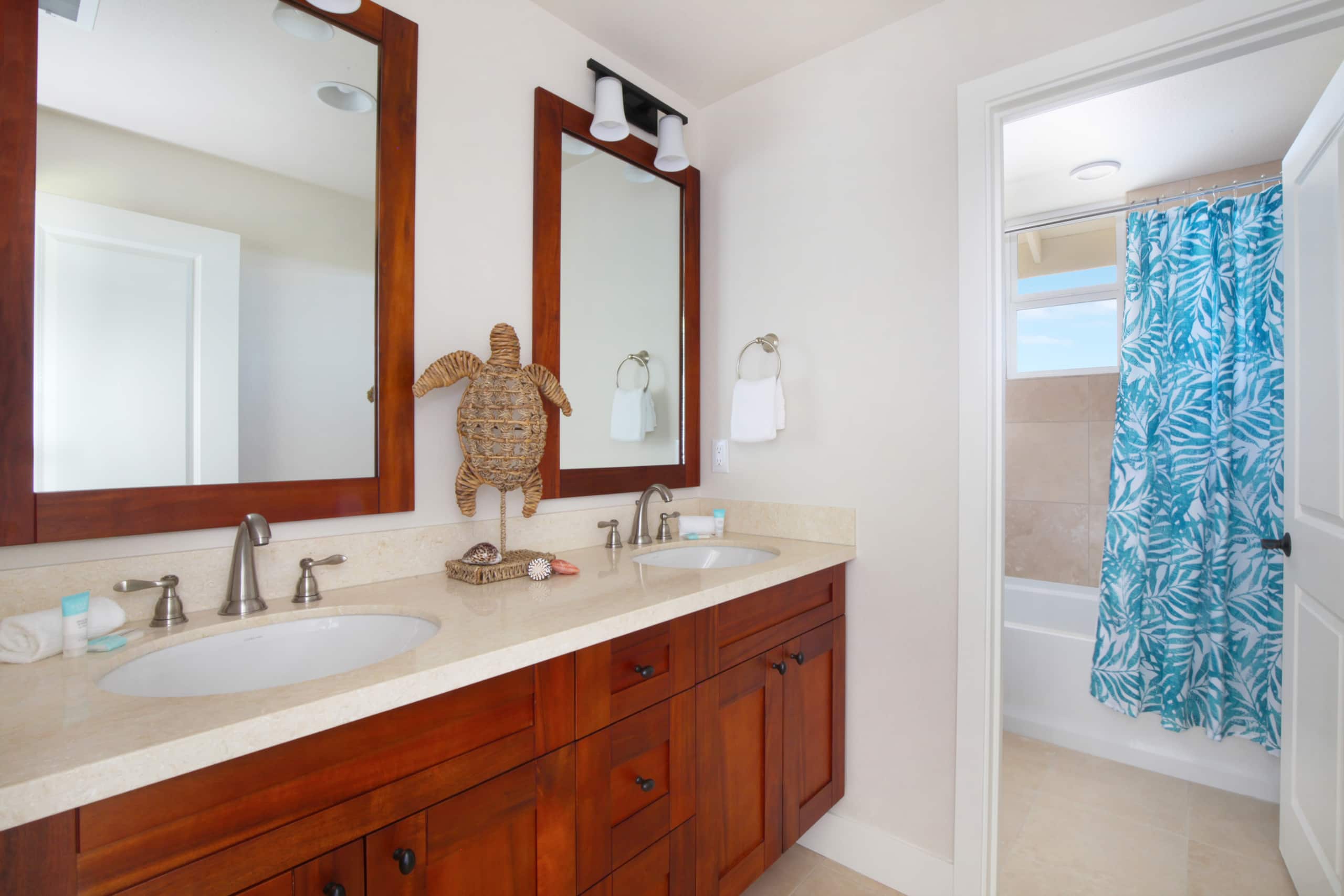 Townhouse in Koloa · ★4.93 · 4 bedrooms · 7 beds · 3.5 shared baths - Image 13