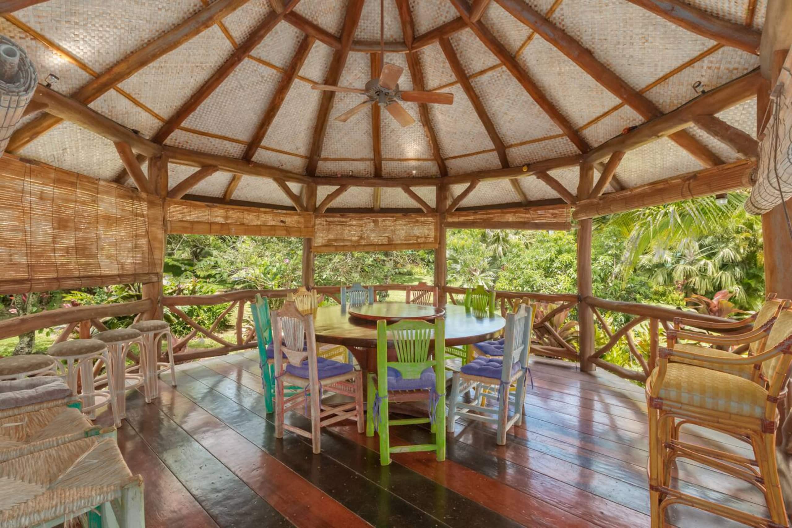 Cabin in Kapaau · ★4.98 · 1 bedroom · 2 beds · 1 shared bath - Image 6