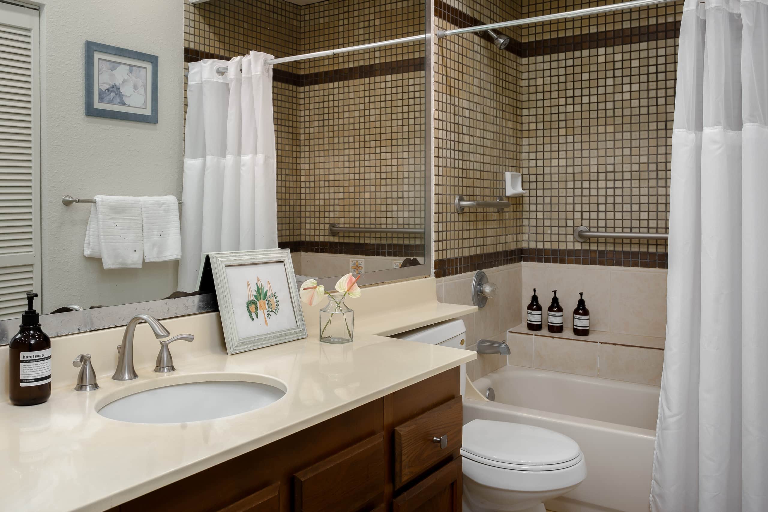 Chalet in Princeville · ★4.86 · 1 bedroom · 3 beds · 2 shared baths - Image 23