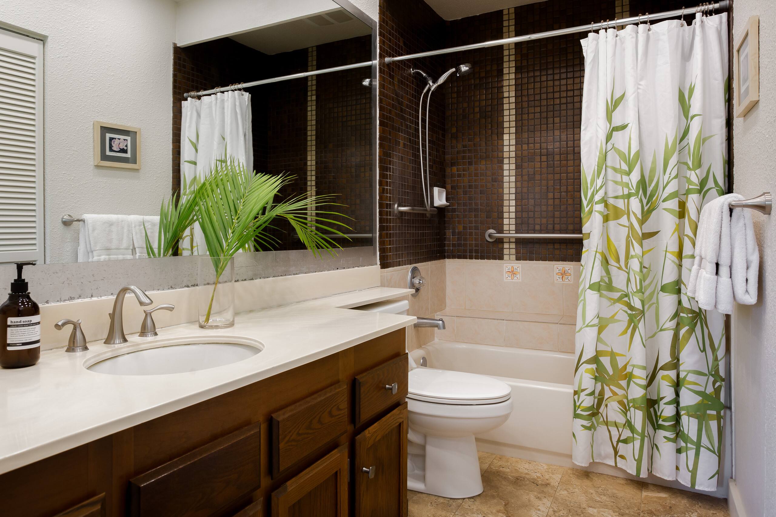 Chalet in Princeville · ★4.86 · 1 bedroom · 3 beds · 2 shared baths - Image 15