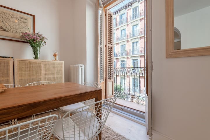 Luxury & Design, movie apt Madrid – Antón Martín gallery image 4