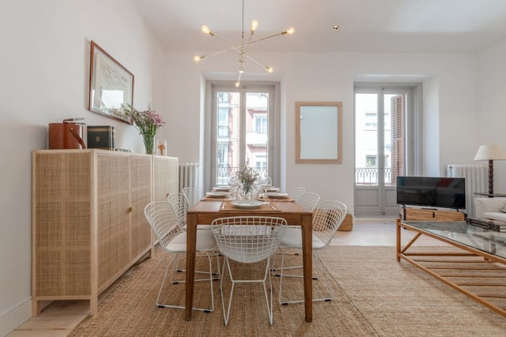 Luxury & Design, movie apt Madrid – Antón Martín gallery image 3