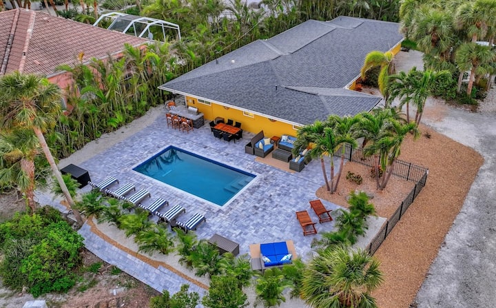 Island Home & Casita, Pool, Golf Cart, Beach