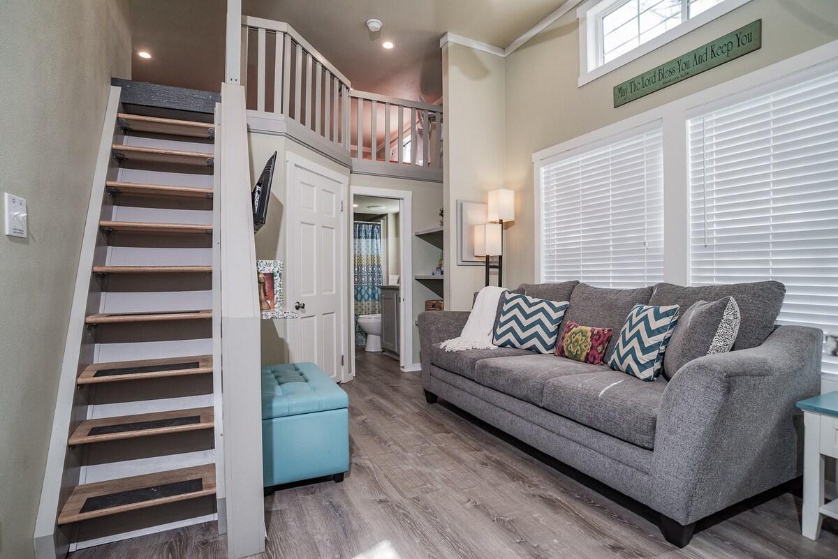 通往阁楼的楼梯