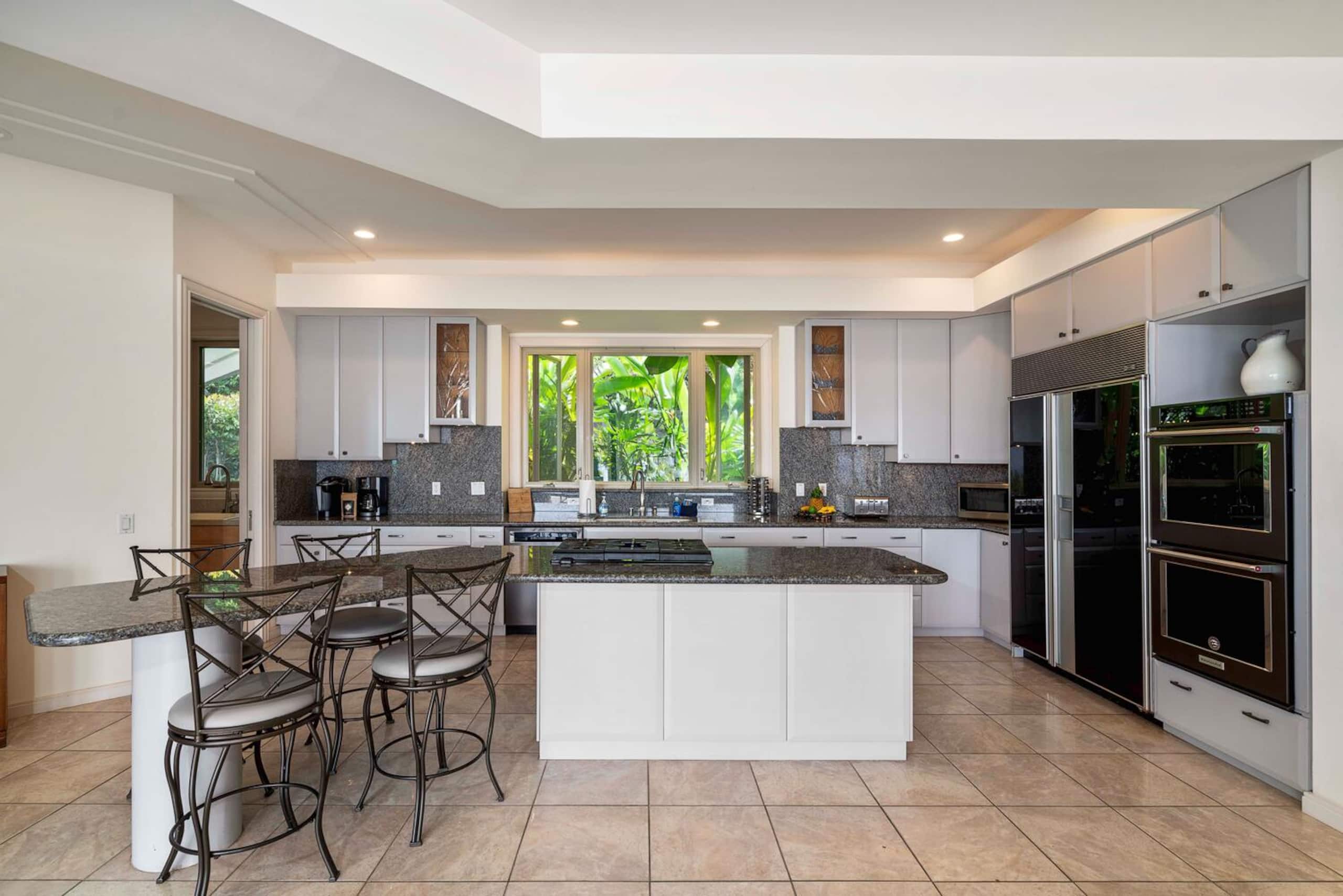 Home in Kailua-Kona · ★4.87 · 3 bedrooms · 8 beds · 3.5 baths - Image 18