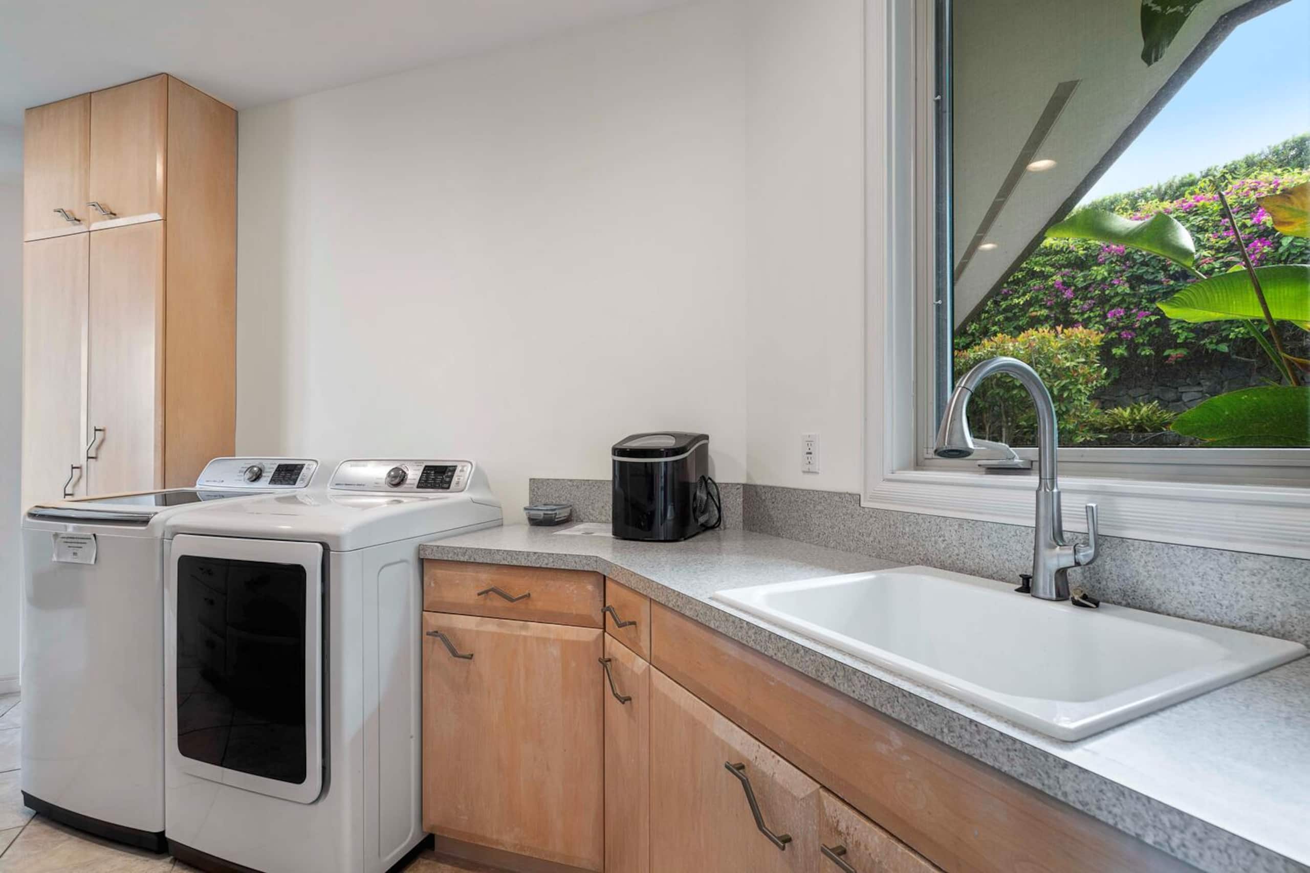 Home in Kailua-Kona · ★4.87 · 3 bedrooms · 8 beds · 3.5 baths - Image 44