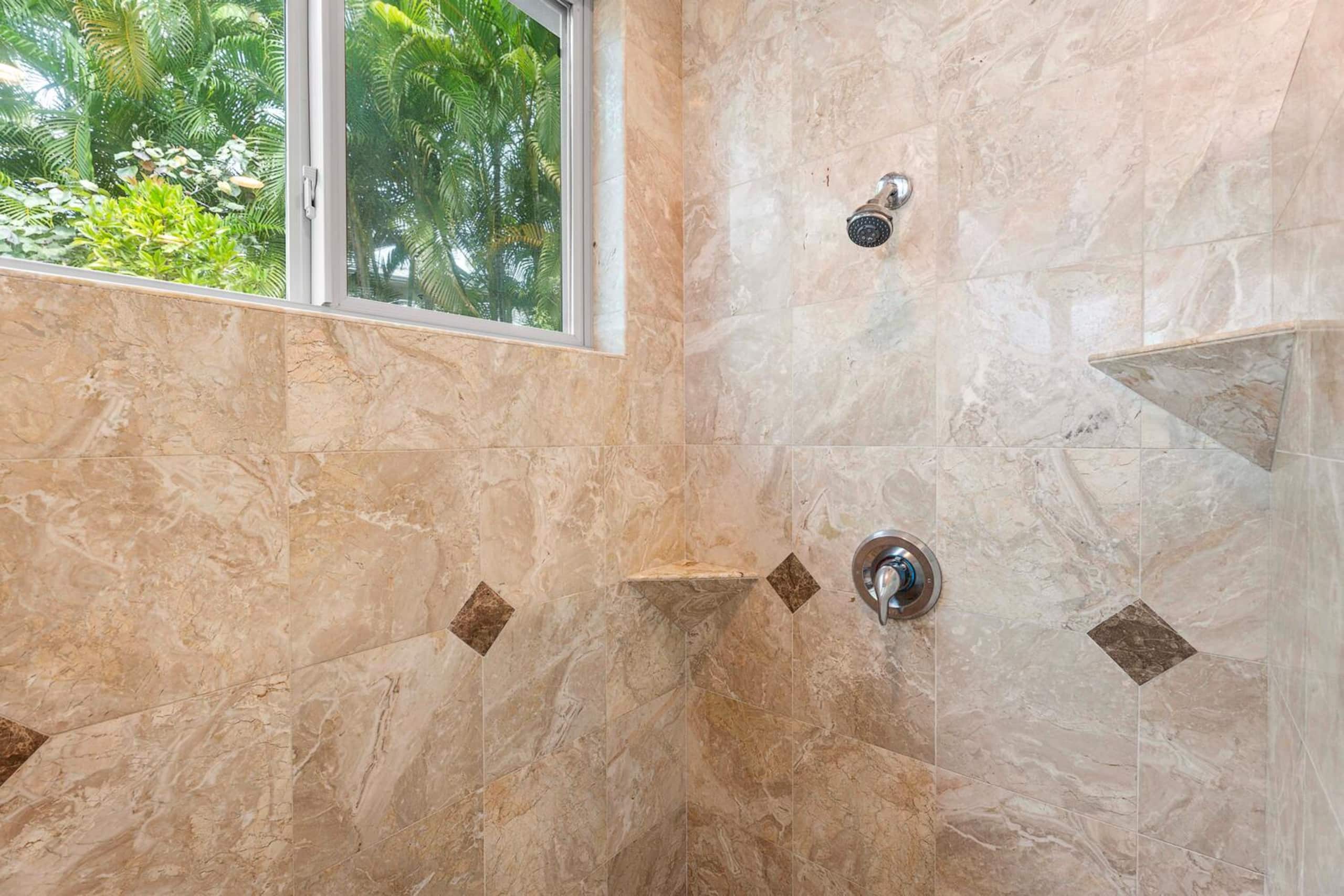 Home in Kailua-Kona · ★4.87 · 3 bedrooms · 8 beds · 3.5 baths - Image 36